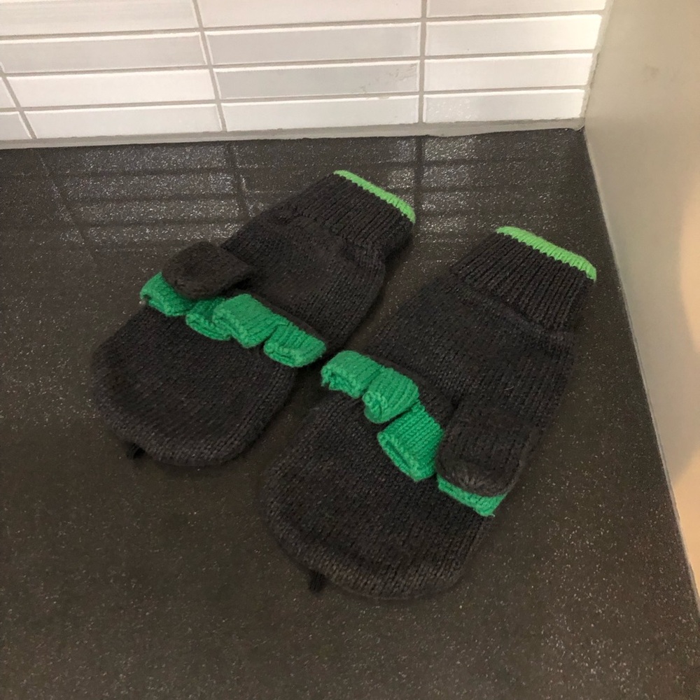 Gymboree boys fingerless gloves / mitts